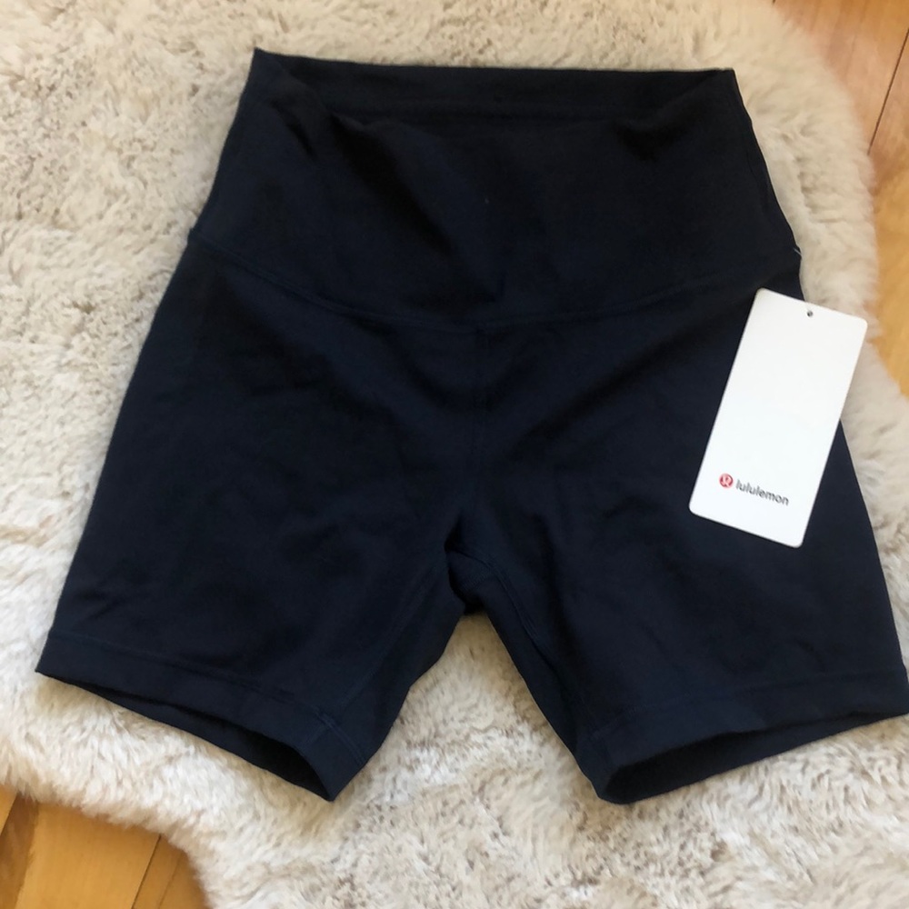 Lululemon Wonder Train HR Short 6”, NWT!
